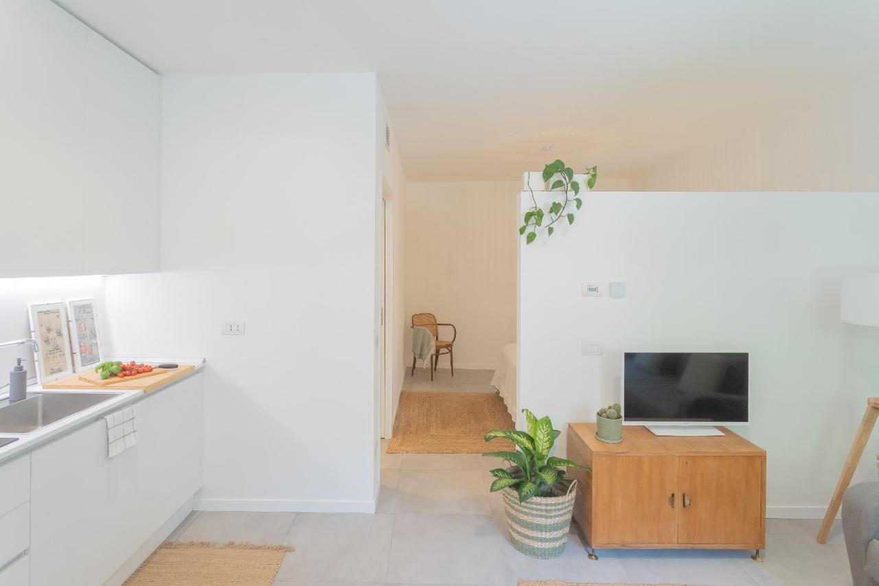 Ginepro & Salvia Apartments In Como By Rent All Como Kültér fotó