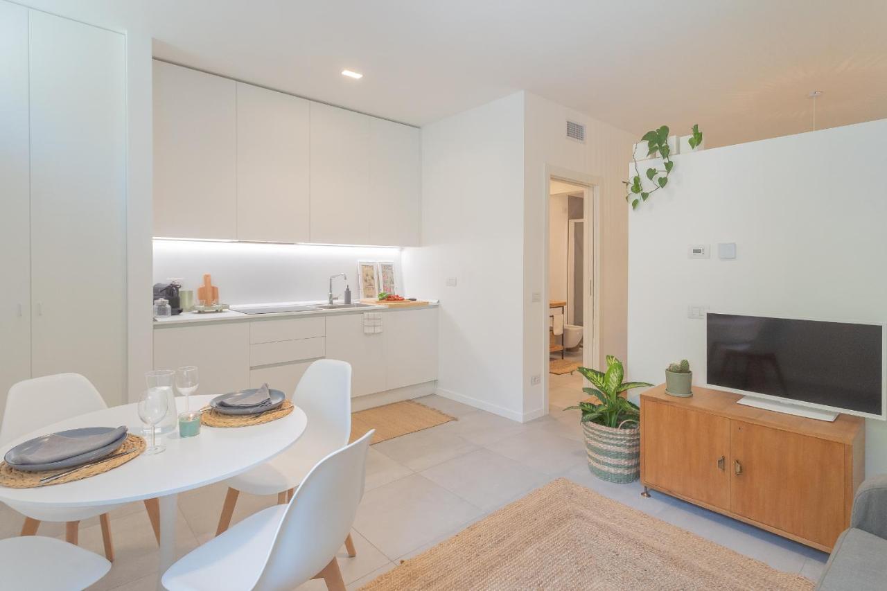 Ginepro & Salvia Apartments In Como By Rent All Como Kültér fotó